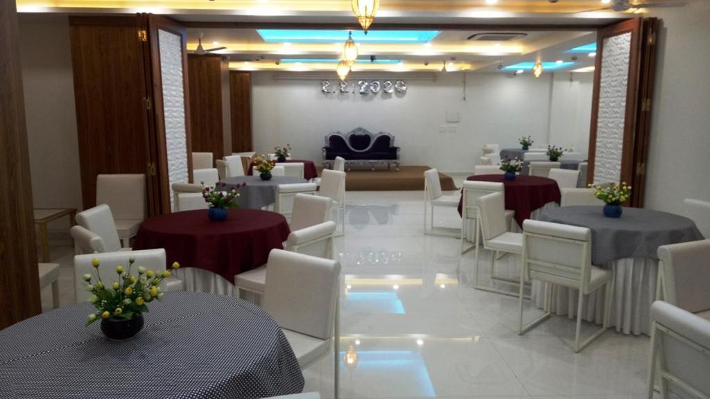 Alankrita Suites & Party Halls Meerut Exterior photo